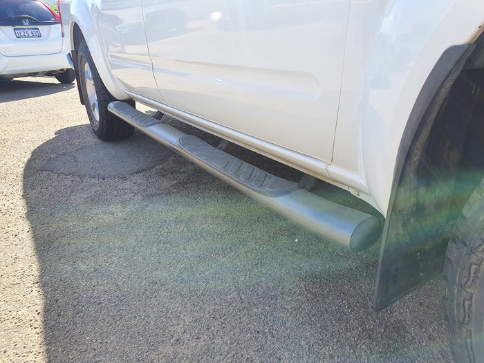 2010 Nissan Navara ST D40 4X4 Polar White