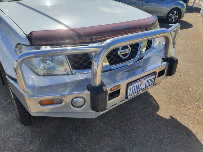 2010 Nissan Navara ST D40 4X4 Polar White