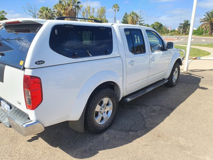 2010 Nissan Navara ST D40 4X4 Polar White