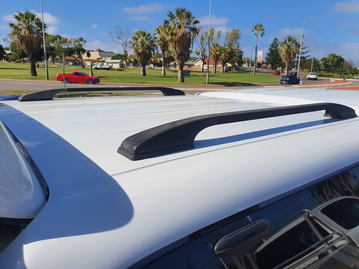 2010 Nissan Navara ST D40 4X4 Polar White