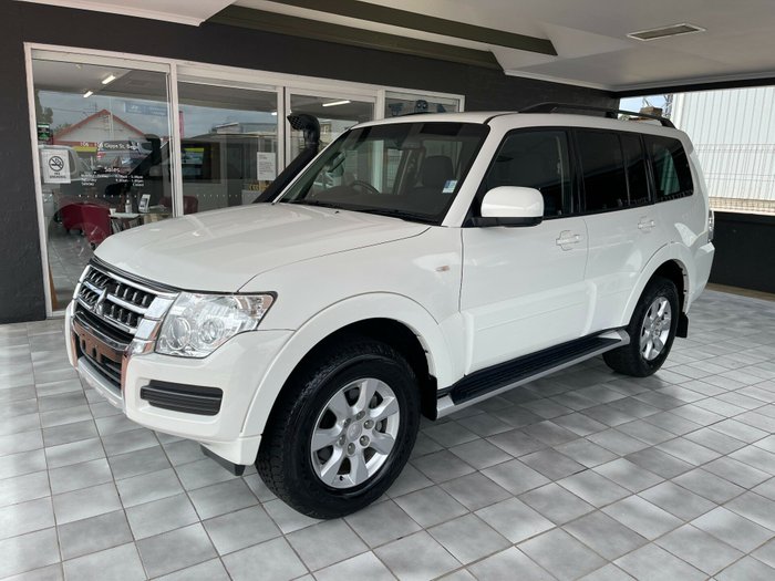 2015 Mitsubishi Pajero