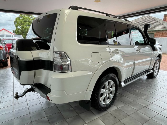 2015 Mitsubishi Pajero