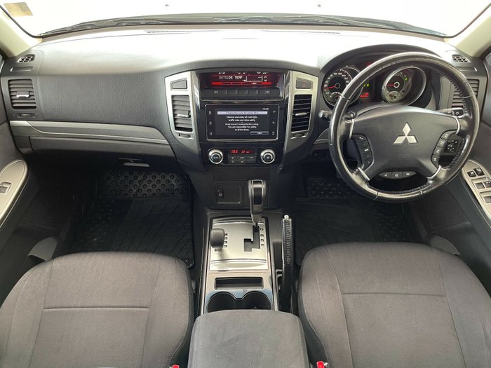 2015 Mitsubishi Pajero