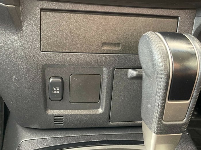 2015 Mitsubishi Pajero