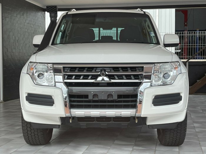 2015 Mitsubishi Pajero
