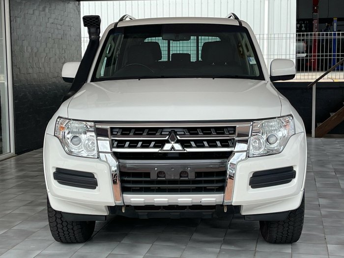 2015 Mitsubishi Pajero