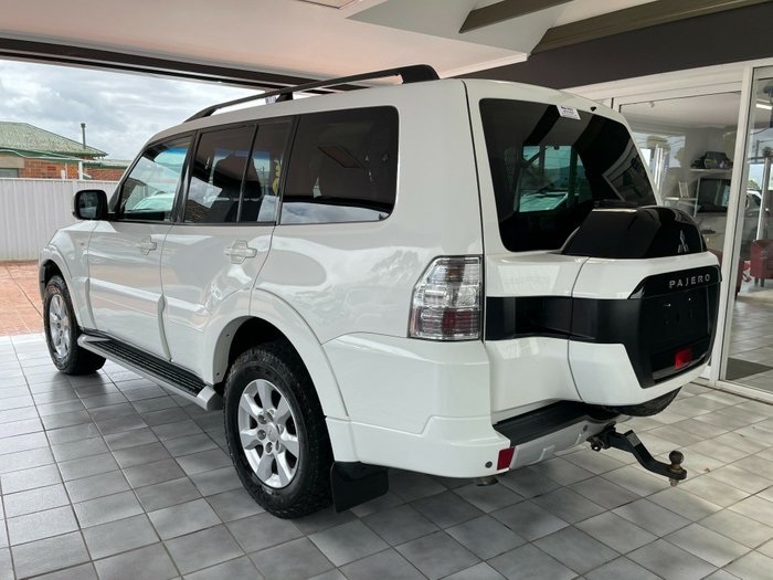 2015 Mitsubishi Pajero