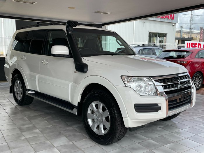 2015 Mitsubishi Pajero