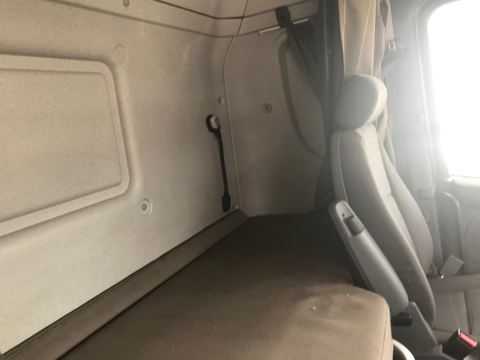 2013 SCANIA R620 WHITE