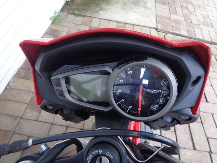 2019 Triumph STREET TRIPLE S 660 LAMS RED