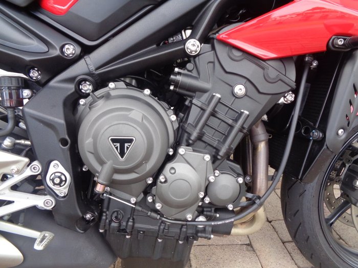 2019 Triumph STREET TRIPLE S 660 LAMS RED