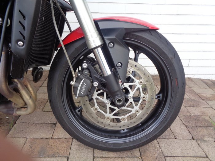 2019 Triumph STREET TRIPLE S 660 LAMS RED