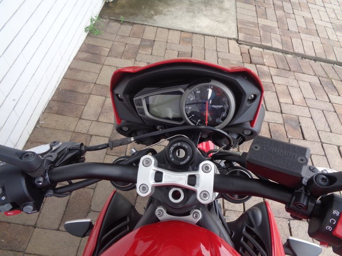 2019 Triumph STREET TRIPLE S 660 LAMS RED