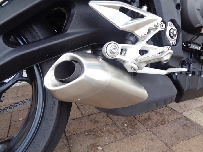 2019 Triumph STREET TRIPLE S 660 LAMS RED