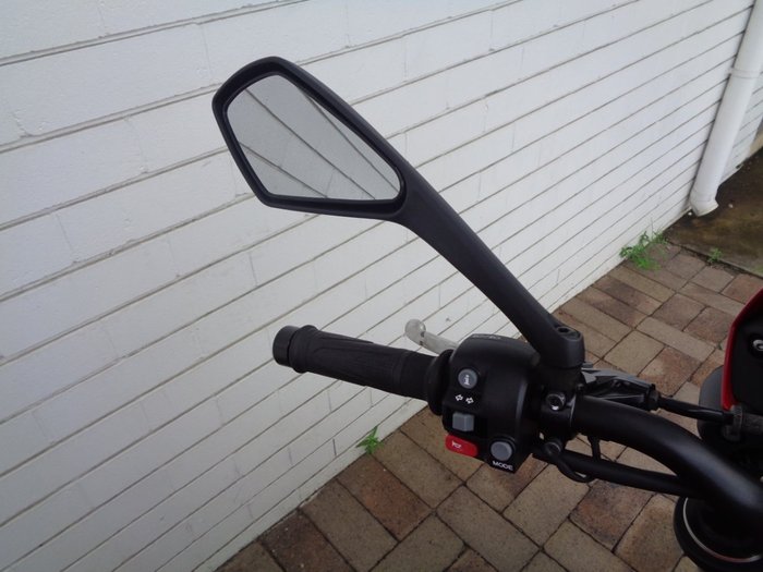 2019 Triumph STREET TRIPLE S 660 LAMS RED