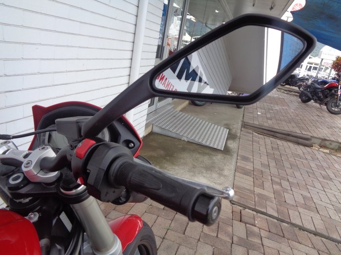 2019 Triumph STREET TRIPLE S 660 LAMS RED