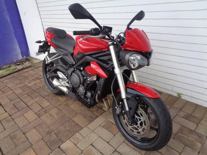 2019 Triumph STREET TRIPLE S 660 LAMS RED