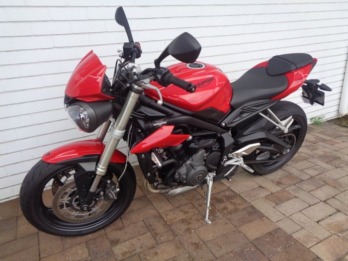2019 Triumph STREET TRIPLE S 660 LAMS RED