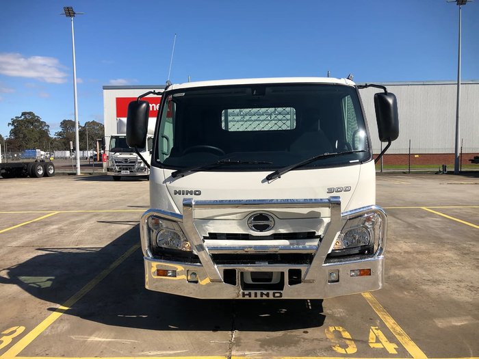 2021 HINO 616 White