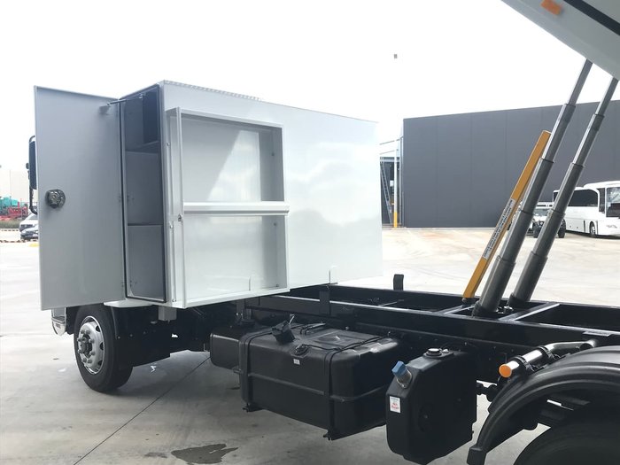 2020 FUSO FIGHTER 1124 White