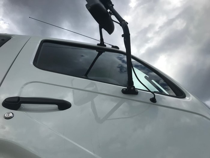 2020 FUSO FIGHTER 1124 White