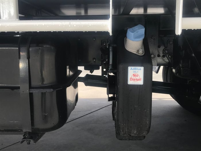 2020 FUSO FK62FLZ1RFAH White