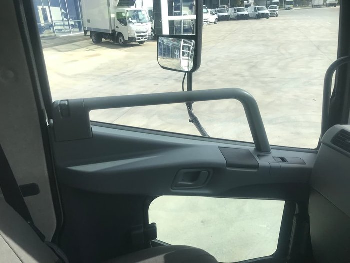 2020 FUSO FK62FLZ1RFAH White