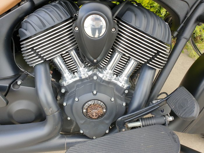 2017 Indian CHIEF DARK HORSE Thunder Black Smoke