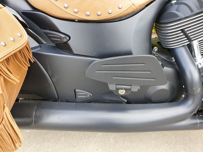 2017 Indian CHIEF DARK HORSE Thunder Black Smoke