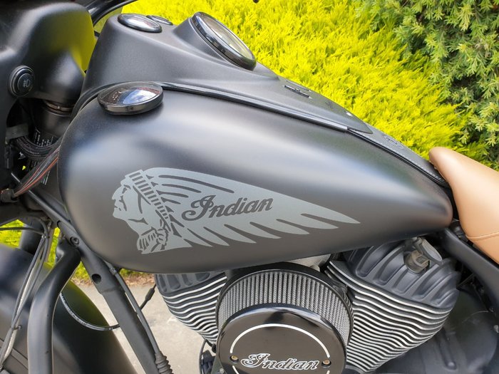 2017 Indian CHIEF DARK HORSE Thunder Black Smoke