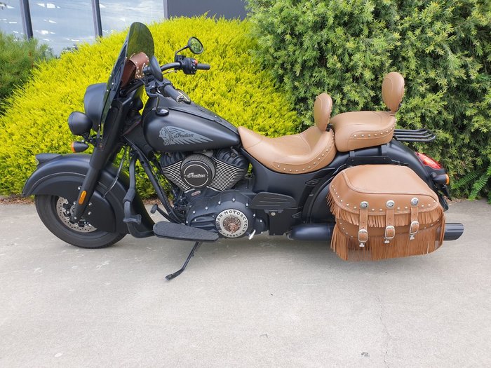 2017 Indian CHIEF DARK HORSE Thunder Black Smoke