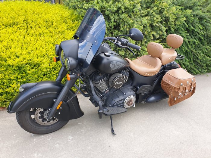 2017 Indian CHIEF DARK HORSE Thunder Black Smoke