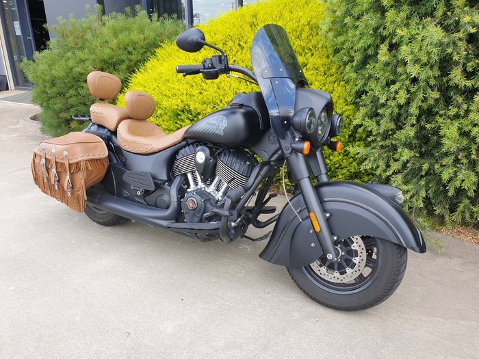 2017 Indian CHIEF DARK HORSE Thunder Black Smoke