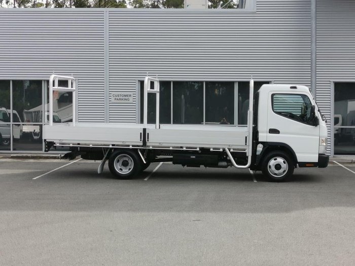2021 FUSO CANTER 515 MANUAL - TRAY White