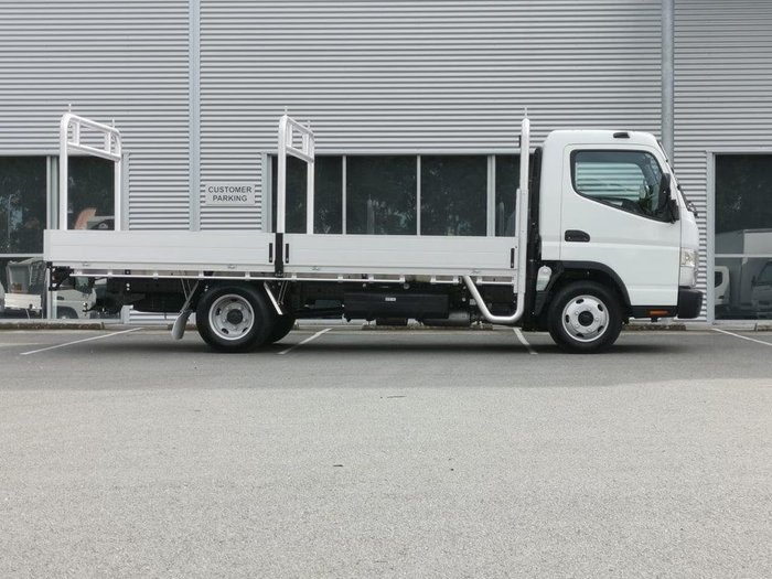 2021 FUSO CANTER 515 MANUAL - TRAY White