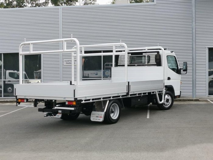 2021 FUSO CANTER 515 MANUAL - TRAY White