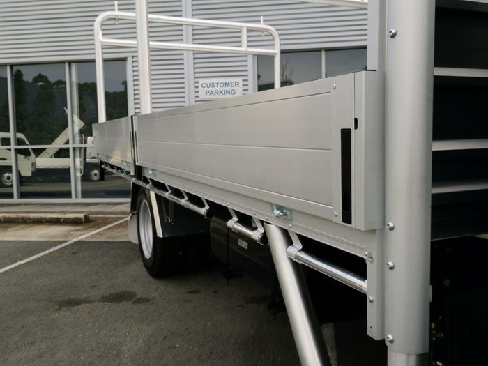 2021 FUSO CANTER 515 MANUAL - TRAY White