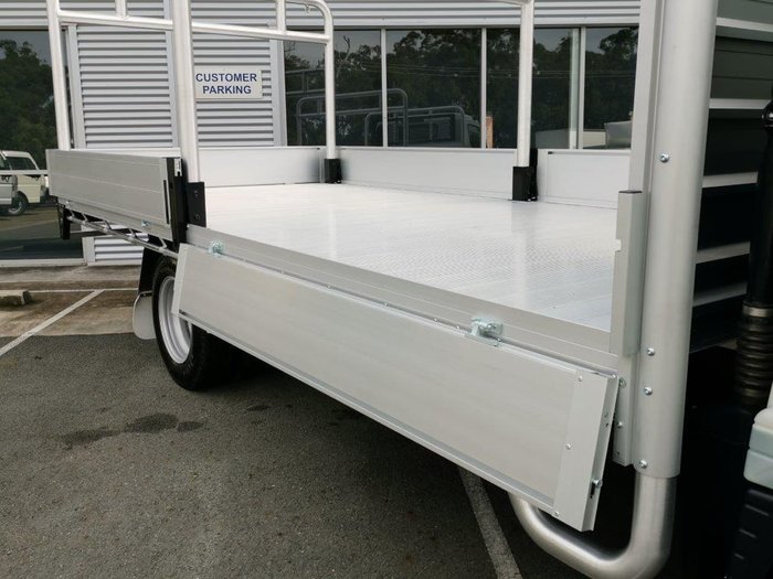 2021 FUSO CANTER 515 MANUAL - TRAY White