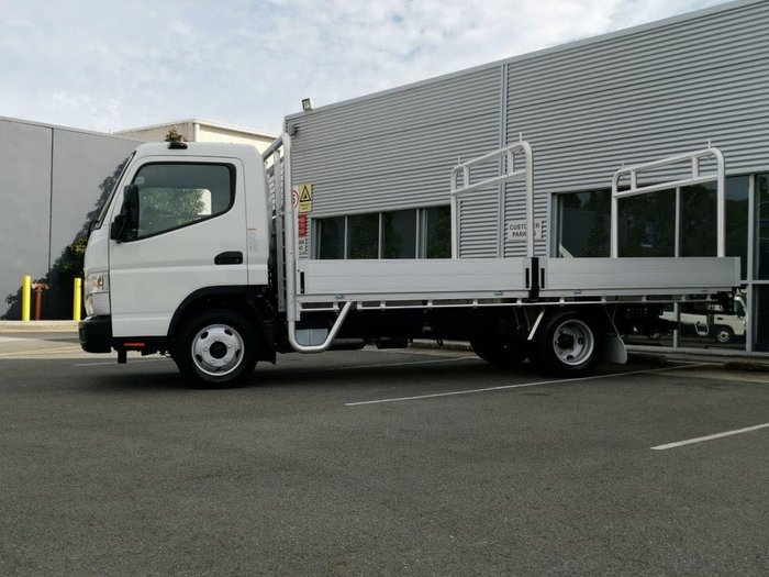 2021 FUSO CANTER 515 MANUAL - TRAY White