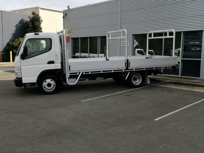 2021 FUSO CANTER 515 MANUAL - TRAY White