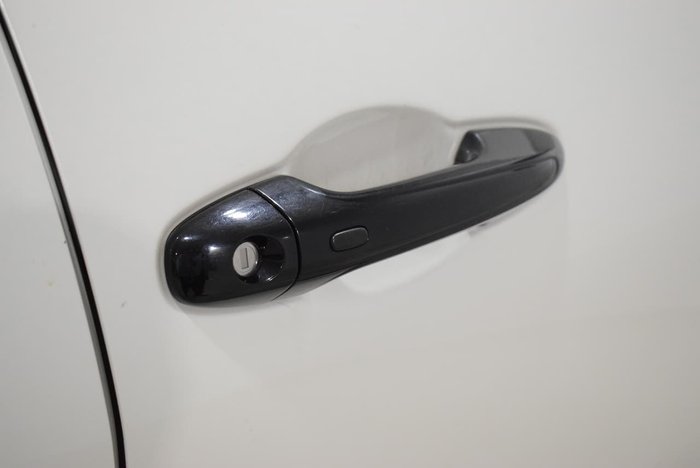 2018 Toyota Hilux Rogue GUN126R 4X4 Dual Range White