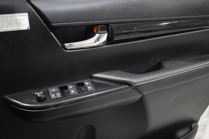 2018 Toyota Hilux Rogue GUN126R 4X4 Dual Range White