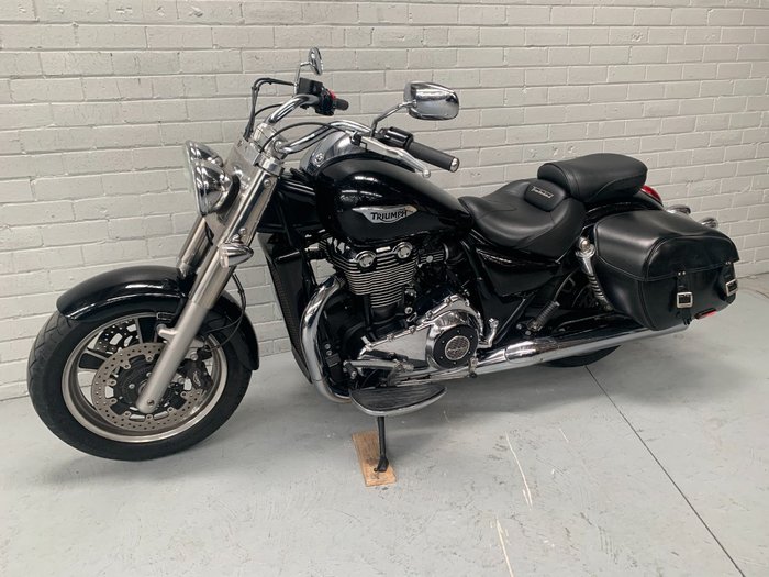 2016 Triumph THUNDERBIRD COMMANDER Black