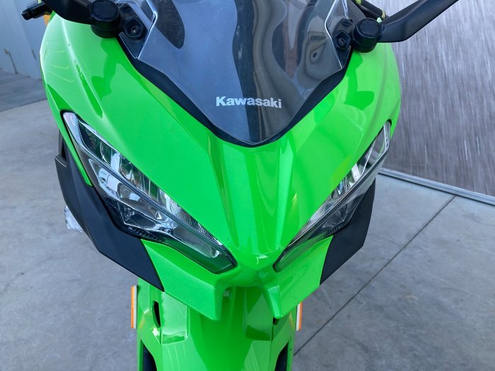 2018 Kawasaki NINJA 400 KRT EDITION Green