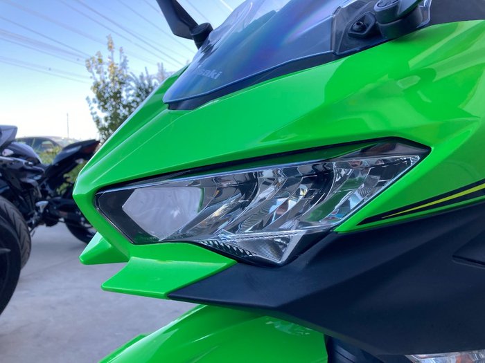 2018 Kawasaki NINJA 400 KRT EDITION Green