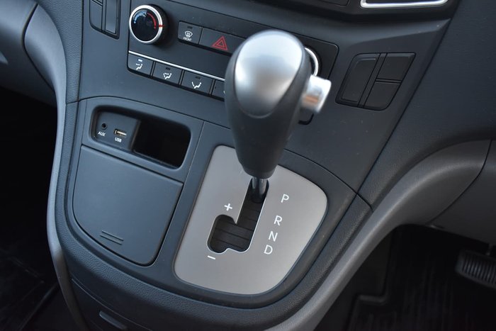 2016 Hyundai iLoad TQ3-V Series II MY16 White