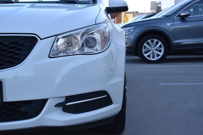 2013 Holden Ute VF MY14 White