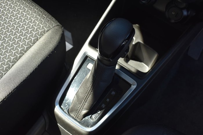 2019 Suzuki Swift GL Navigator AZ White