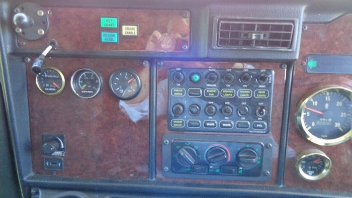 2013 KENWORTH T359 White