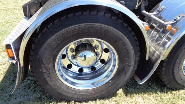 2013 KENWORTH T359 White